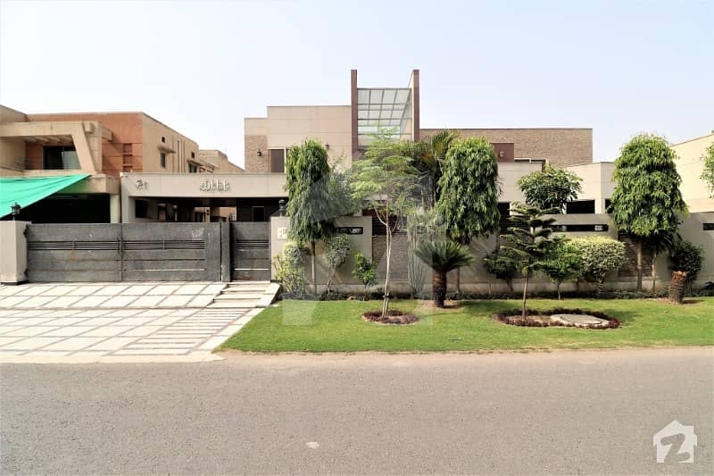 ڈی ایچ اے فیز 5 ڈیفنس (ڈی ایچ اے) لاہور میں 6 کمروں کا 2 کنال مکان 12. 99 کروڑ میں برائے فروخت۔