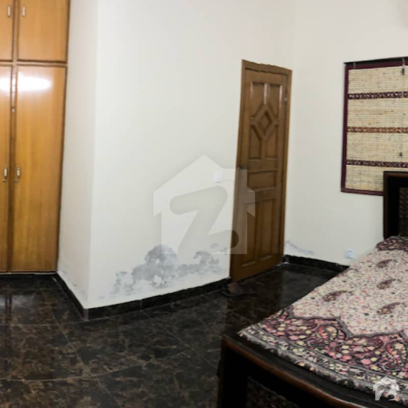 ڈی ایچ اے فیز 3 ڈیفنس (ڈی ایچ اے) لاہور میں 1 کمرے کا 8 مرلہ کمرہ 25 ہزار میں کرایہ پر دستیاب ہے۔