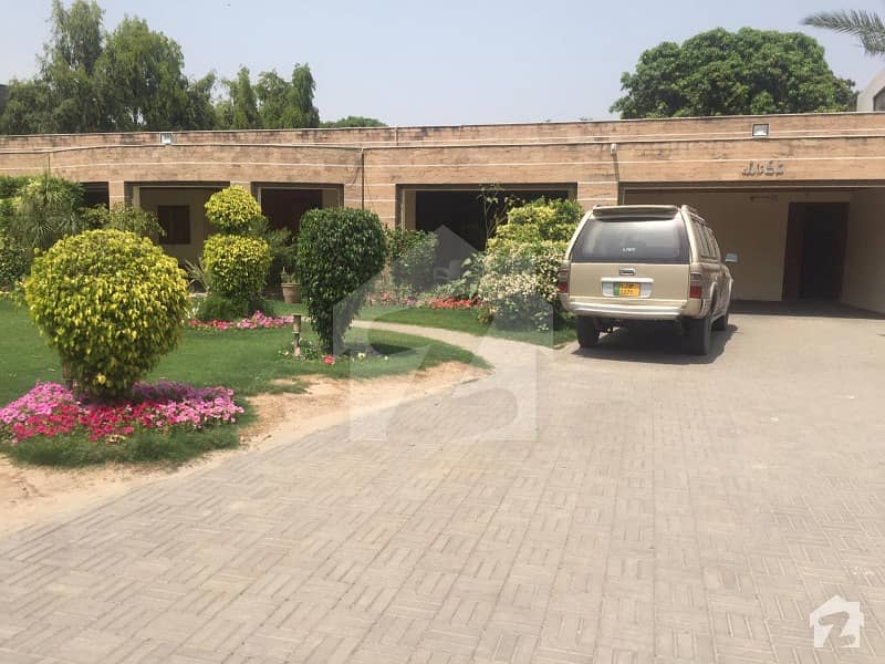 گلبرگ 3 گلبرگ لاہور میں 11 کمروں کا 5 کنال مکان 9 لاکھ میں کرایہ پر دستیاب ہے۔