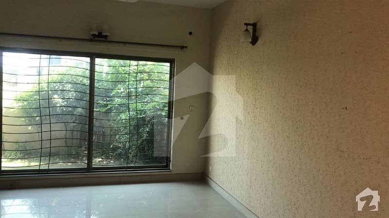 Askari 11 Sector A - 10 Marla 3 Bed Luxury House For Rent With Gas