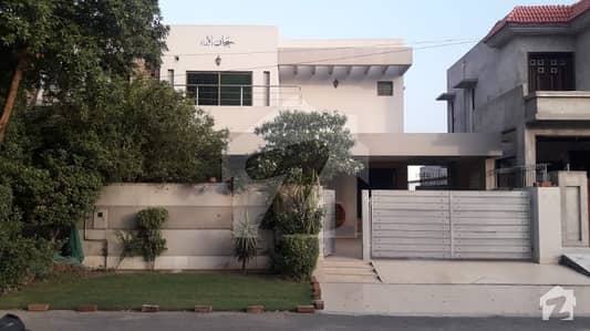 10 Marla Slightly Used House Sale in DHA 8 10 Marla Slightly Used House Sale in DHA 8