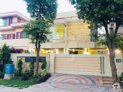 Syed Brothers Offers 10 Marla New Beautiful Spanish Bungalow For Sale Syed Brothers Offers 10 Marla New Beautiful Spanish Bungalow For Sale