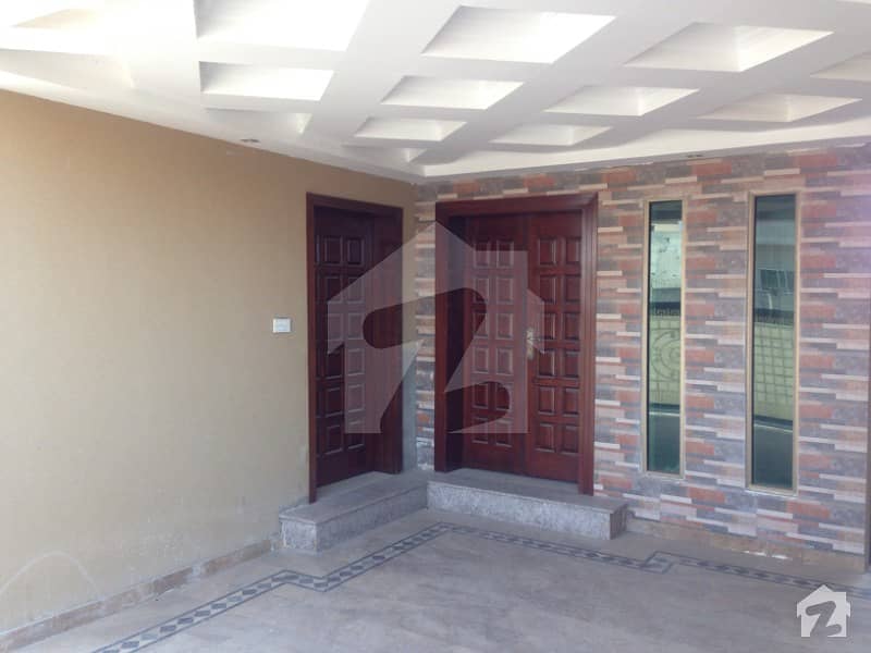 Beautiful 5 Bedrooms 10 Marla House Available For Rent In Phase 3