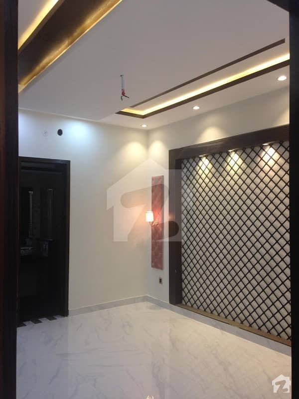 Luxury 8 Marla House Ideal Location For Sale In Umar Block Sector B Bahria Town Lahore