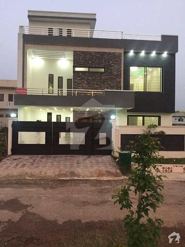 Brand New 10 Marla House Available For Sale Brand New 10 Marla House Available For Sale