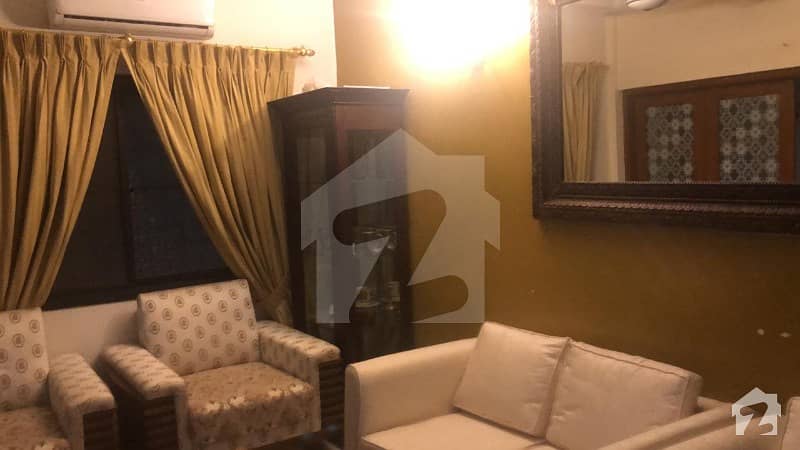 کلفٹن ۔ بلاک 2 کلفٹن کراچی میں 3 کمروں کا 7 مرلہ فلیٹ 1.55 کروڑ میں برائے فروخت۔