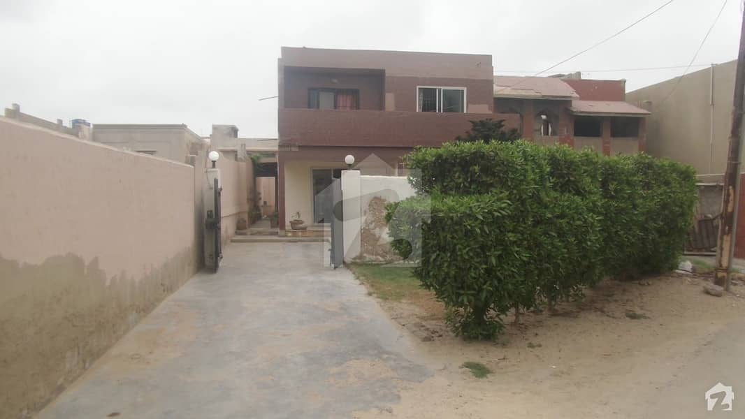 ڈی ایچ اے فیز 5 ڈی ایچ اے کراچی میں 4 کمروں کا 10 مرلہ مکان 5. 5 کروڑ میں برائے فروخت۔