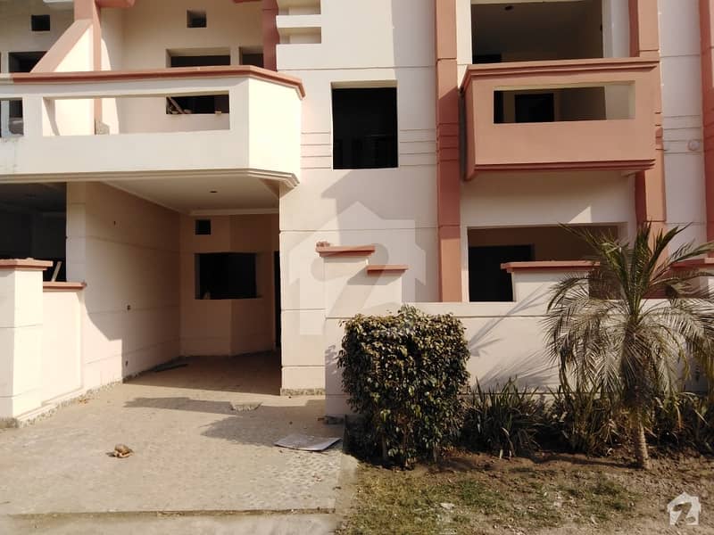 کلاسک ولاز کینال بینک روڈ ملتان میں 5 کمروں کا 6 مرلہ مکان 70 لاکھ میں برائے فروخت۔