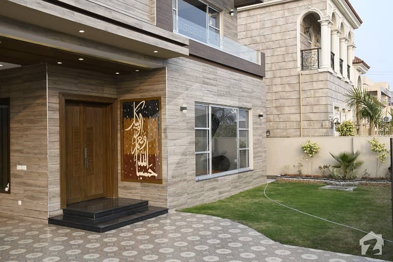 1 Kanal Nearby Park Luxurious Bungalow For Sale 1 Kanal Nearby Park Luxurious Bungalow For Sale