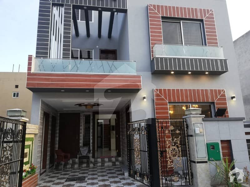 5 Marla House available for Sale in Block D Bahria Town