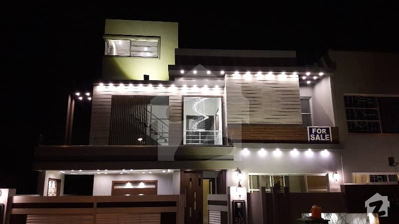 DESIGNER FINISHED 11 MARLA BRAND NEW VVIP HOUSE FOR SALE IN BAHRIA TOWN LAHORE