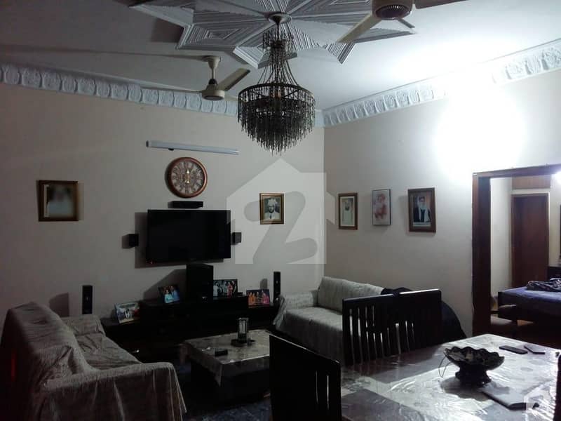 لیک سٹی لاہور میں 4 کمروں کا 10 مرلہ مکان 2. 15 کروڑ میں برائے فروخت۔