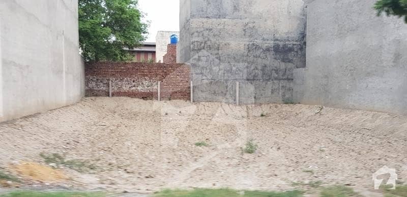پارک ویو ولاز لاہور میں 10 مرلہ رہائشی پلاٹ 63 لاکھ میں برائے فروخت۔