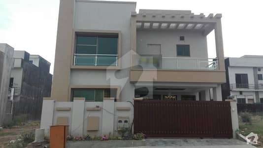 Here Is A Good Opportunity To Live In A Well- Build House Here Is A Good Opportunity To Live In A Well- Build House