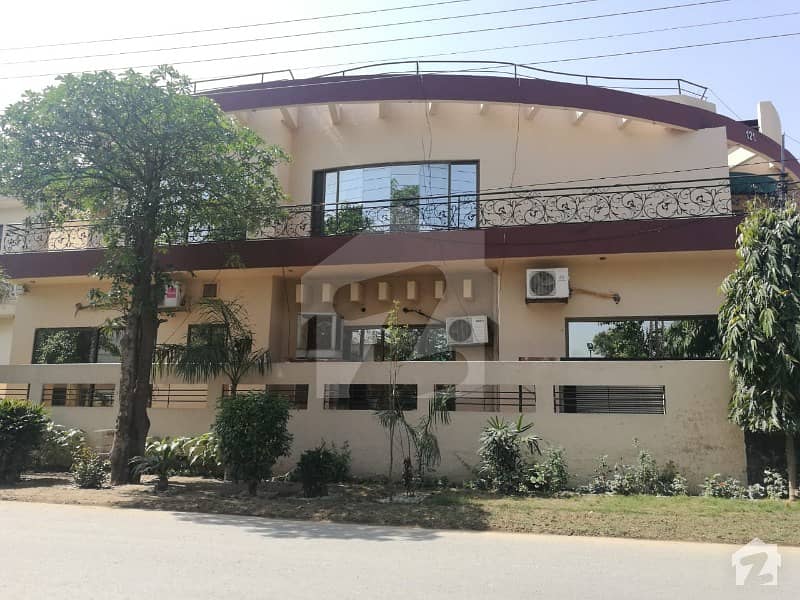 ڈی ایچ اے فیز 2 ڈیفنس (ڈی ایچ اے) لاہور میں 5 کمروں کا 1 کنال مکان 3.75 کروڑ میں برائے فروخت۔