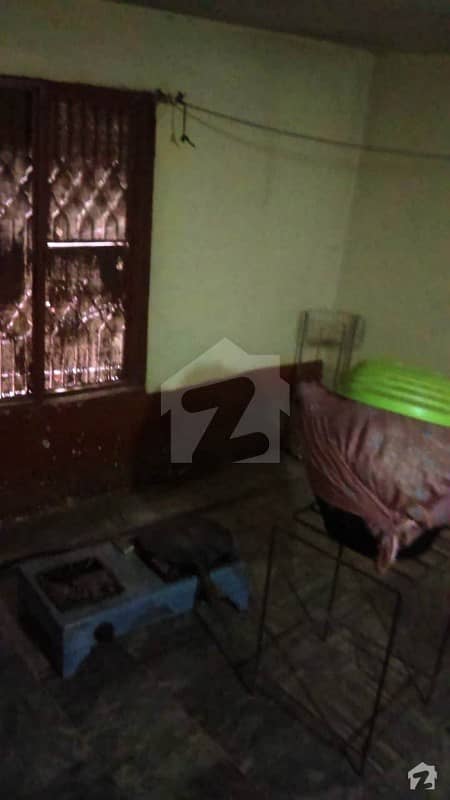 1. 5 Marla Old House For Sale In Makhanpura Shadbagh