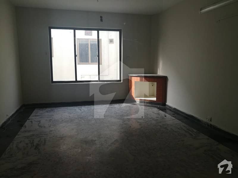 2000 Yards Old House On Margallah Road F7 Islamabad 2000 Yards Old House On Margallah Road F7 Islamabad