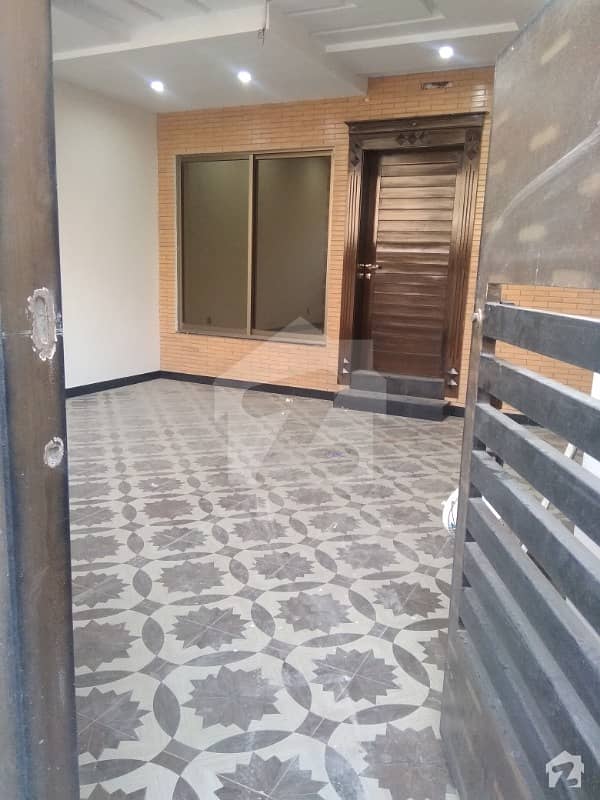 Officers Colony No 2 Madina Town - House For Rent