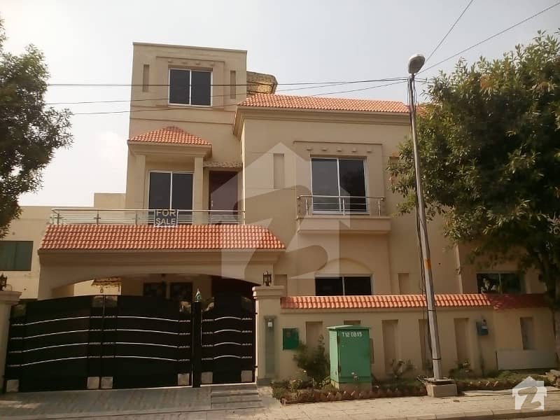 10 Marla House Available For Sale In Jasmine Block Bahria Town