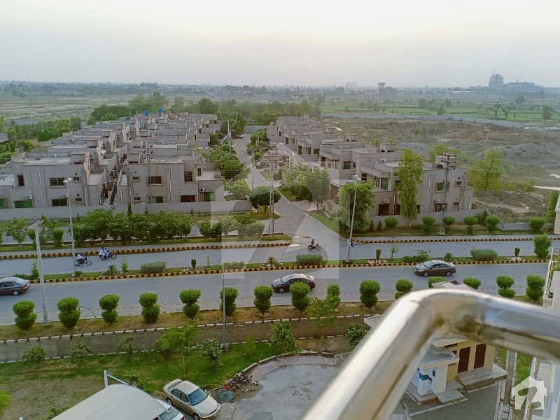 10 Marla 3 Beds Flat  1st Floor For Sale In Askari 11 Lahore