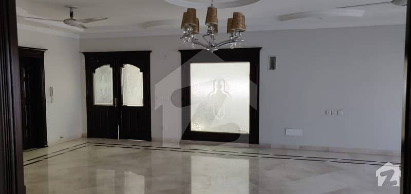 2 Kanal Full House For Rent In Phase 3 With Ideal Location