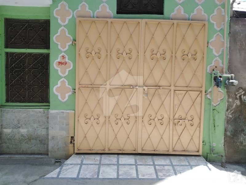 گلبہار روڈ پشاور میں 7 کمروں کا 8 مرلہ مکان 1. 8 کروڑ میں برائے فروخت۔