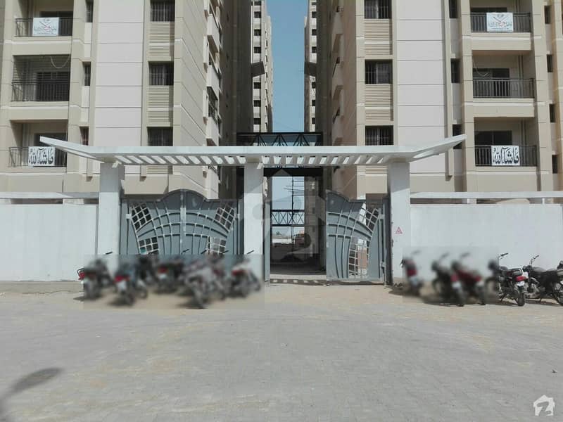 گلستانِِ جوہر ۔ بلاک 11 گلستانِ جوہر کراچی میں 3 کمروں کا 8 مرلہ فلیٹ 1. 5 کروڑ میں برائے فروخت۔