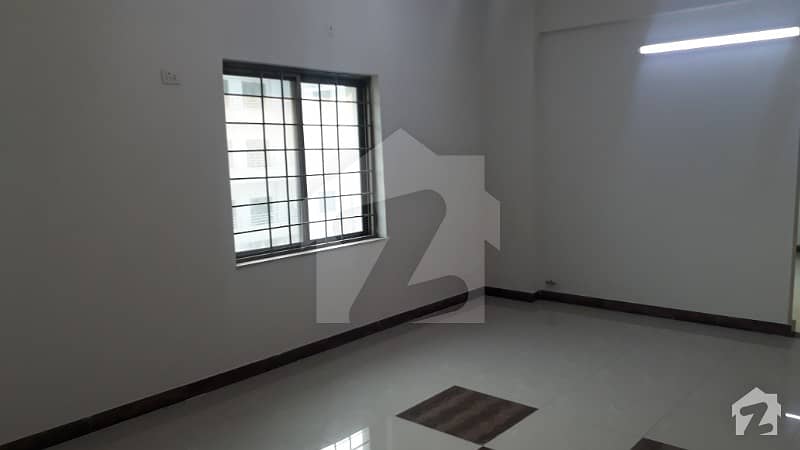 10 Marla 3 Bed Room Flat 3rd Floor Available For Sale In Askari 10 Lahore Cantt