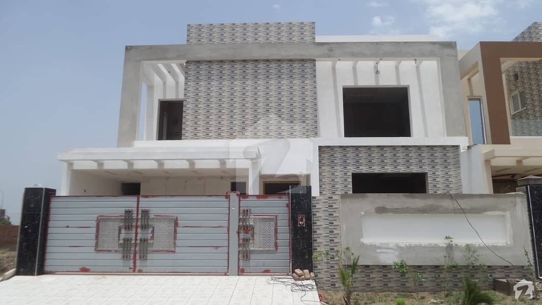 House Is Available In Model City Royal Villas On Jarwala Road Loure Canal Road