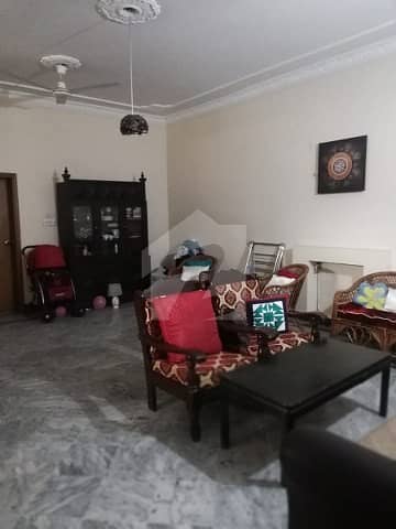 یوسف کالونی راولپنڈی میں 6 کمروں کا 10 مرلہ مکان 1.4 کروڑ میں برائے فروخت۔