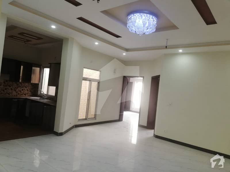 لیک سٹی - سیکٹر M7 - بلاک اے لیک سٹی ۔ سیکٹرایم ۔ 7 لیک سٹی لاہور میں 4 کمروں کا 7 مرلہ مکان 1. 4 کروڑ میں برائے فروخت۔