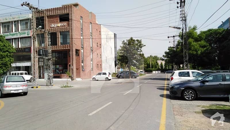 8 Marla Commercial Building For Sale In DHA Lahore Phase 4 Block FF