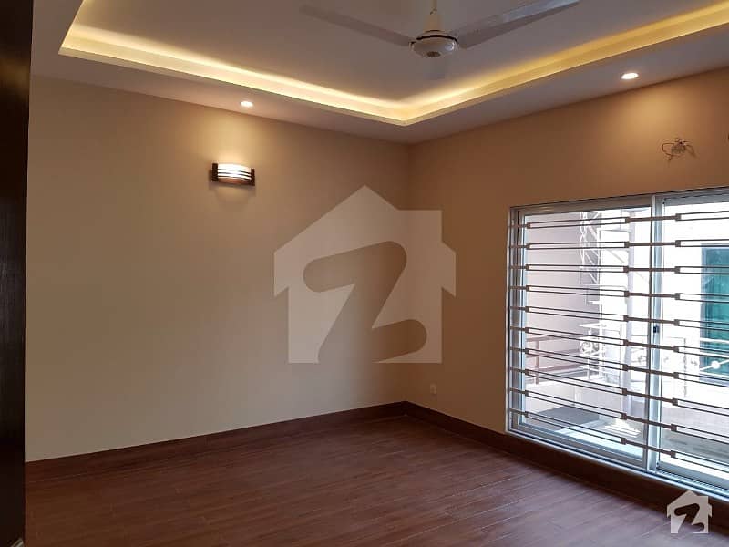 Beautiful 1 Kanal 5 Bedrooms House Available For Rent In Phase 4