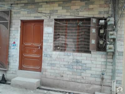 گرجہ روڈ راولپنڈی میں 3 کمروں کا 4 مرلہ بالائی پورشن 11 ہزار میں کرایہ پر دستیاب ہے۔