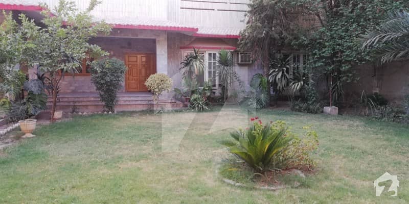 ارباب سبز علی خان ٹاؤن ورسک روڈ پشاور میں 6 کمروں کا 1. 5 کنال مکان 55 ہزار میں کرایہ پر دستیاب ہے۔