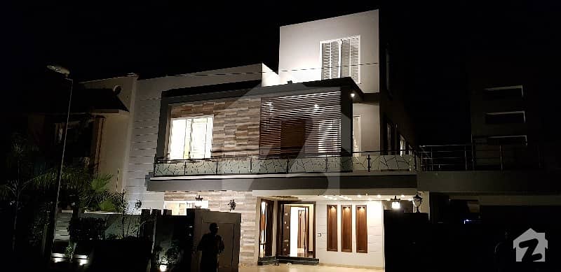 Prime Location 11 Marla Luxurious Bungalow For Sale In Bahria Town Lahore