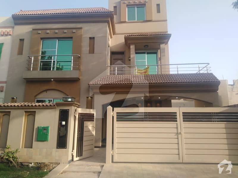 10 Marla Brand New Luxury House For Rent