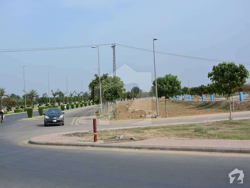 Golden Opportunity 4 Investment Park Facing 1 Kanal Residential Plot For Sale  In Sector D Bahria Town