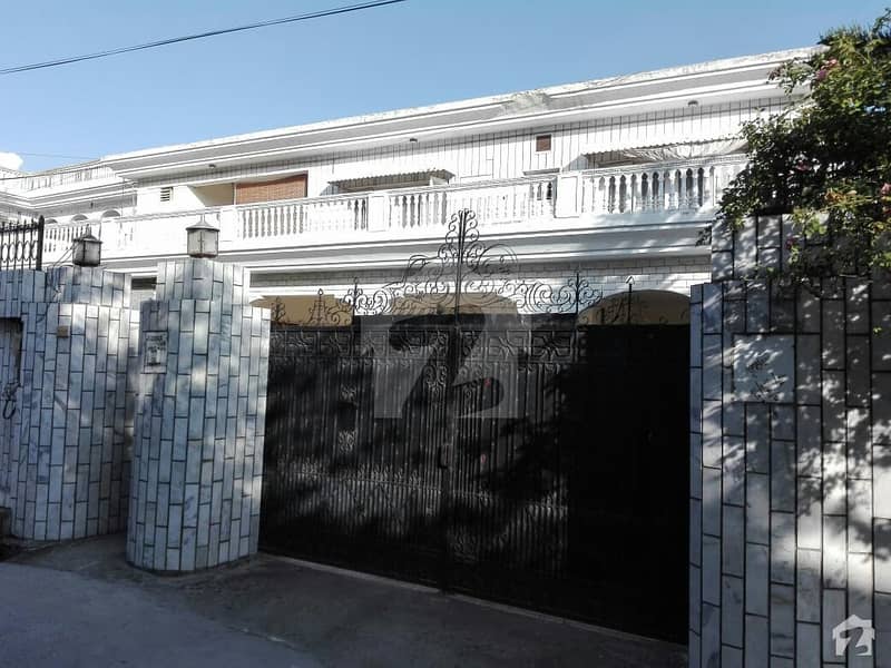 جناح آباد ایبٹ آباد میں 5 کمروں کا 1. 05 کنال مکان 3 کروڑ میں برائے فروخت۔