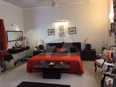Single Room For Single Lady Available For Rent In One Kanal House Single Room For Single Lady Available For Rent In One Kanal House