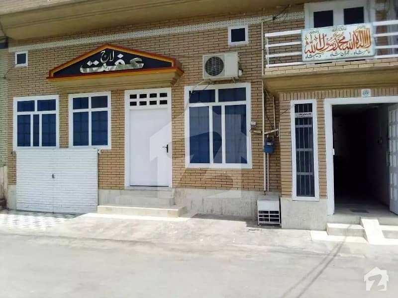گلبرگ فیصل آباد میں 8 کمروں کا 6 مرلہ مکان 2.2 کروڑ میں برائے فروخت۔