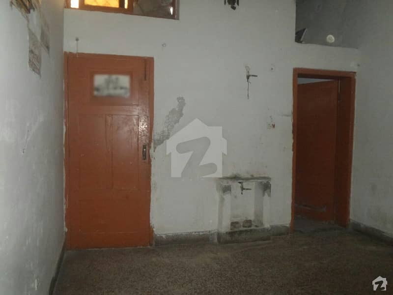 Portion For Rent At People Colony - Tench Bhata