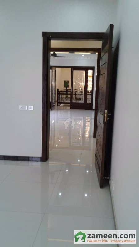 2 Kanal House For Sale At Main Boulevard In J Block