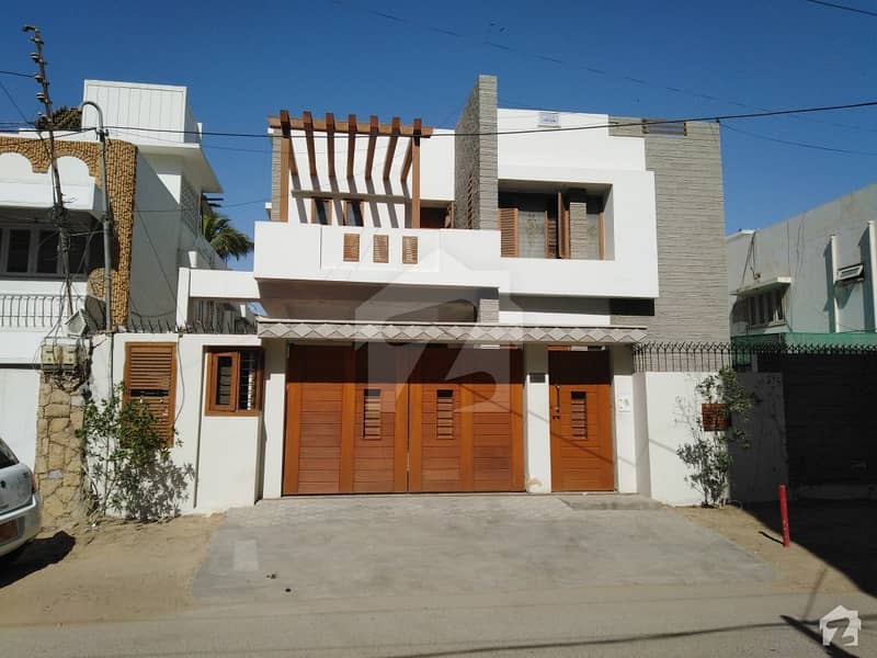 Bungalow Is Available For Sale In  Tauheed Commercial Area