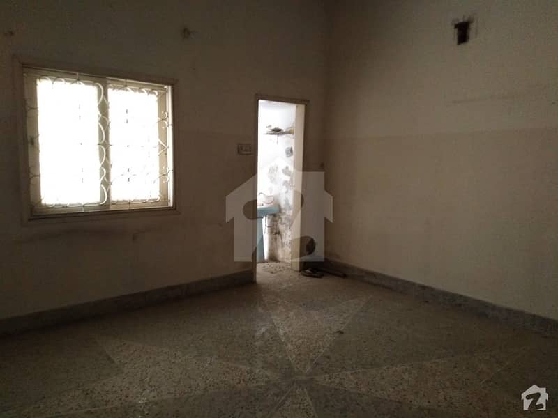 ناظم آباد - بلاک 4 ناظم آباد کراچی میں 7 کمروں کا 17 مرلہ مکان 5 کروڑ میں برائے فروخت۔