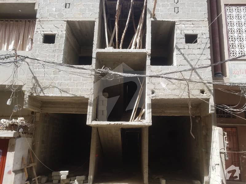 اختر کالونی جمشید ٹاؤن کراچی میں 3 کمروں کا 4 مرلہ فلیٹ 37 لاکھ میں برائے فروخت۔