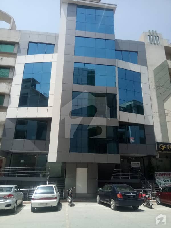 E11 Islamabad Floor 3600 Sq Ft Space With Lift  For Rent