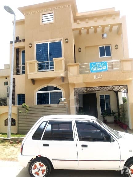 Bahria Town Phase 8 Safari Valley Ali Block 5 Marla House  For Sale