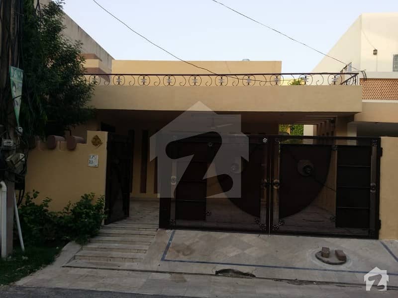 Ideal Location And Condition Single Unit 10 Marla Near Park Mosque Market And Main Road Used House For Sale