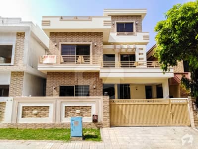 10 Marla Superlative House For Sale 10 Marla Superlative House For Sale